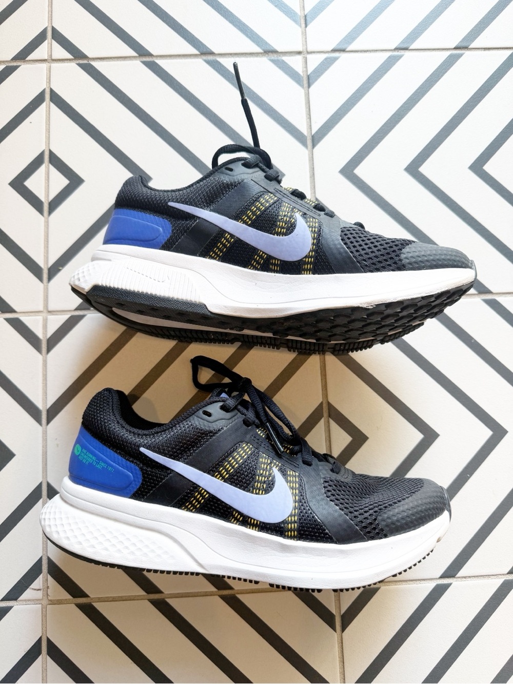 Nike Women's Black and Purple Mesh Running Sneakers 5.5